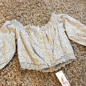 Off shoulder cropped blouse